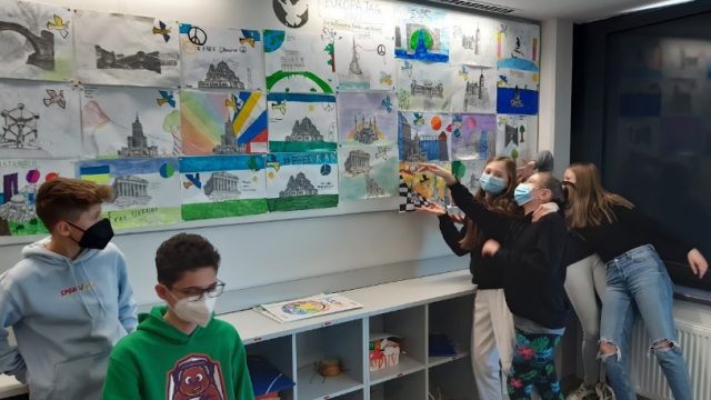 Europäische Architektur und Friedenssymbole Jg. 7