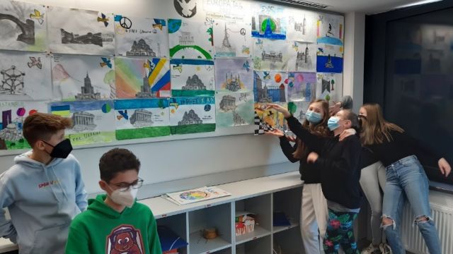 Europäische Architektur und Friedenssymbole Jg. 7